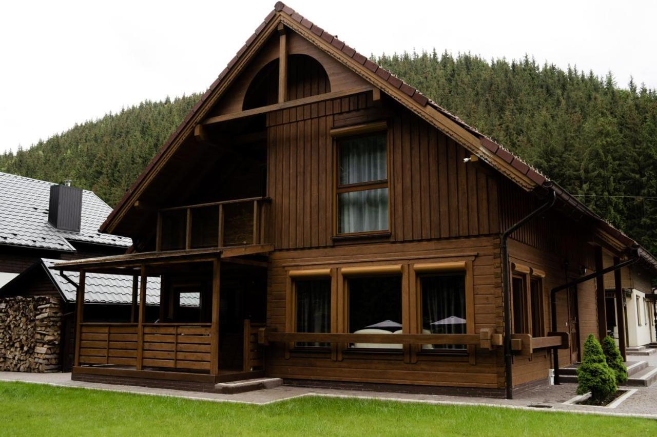 Berghaus Bukovel Villa Buitenkant foto