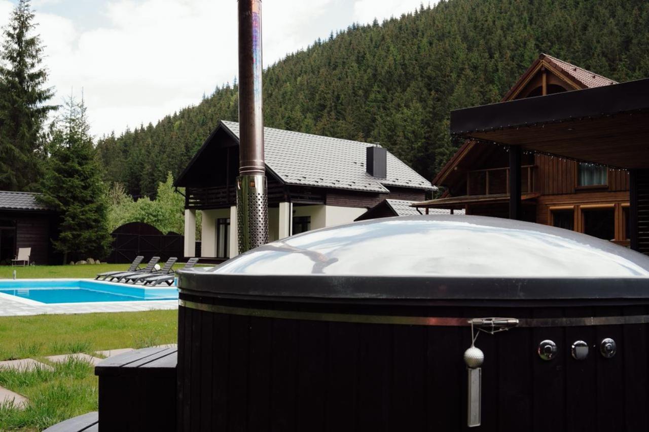 Berghaus Bukovel Villa Buitenkant foto